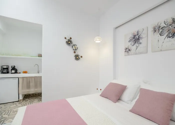 Jardin De Castillo , Naxos Town *